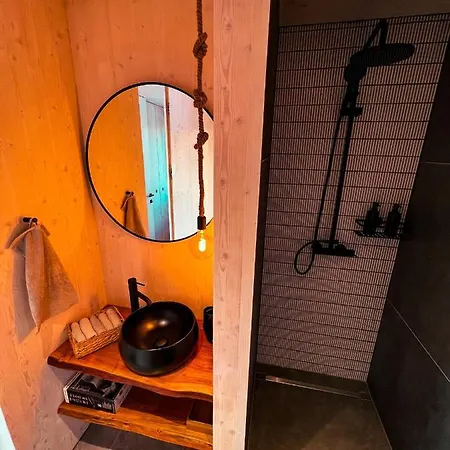 Modern - Buqez Camp