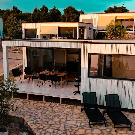 Modern - Buqez Camp *