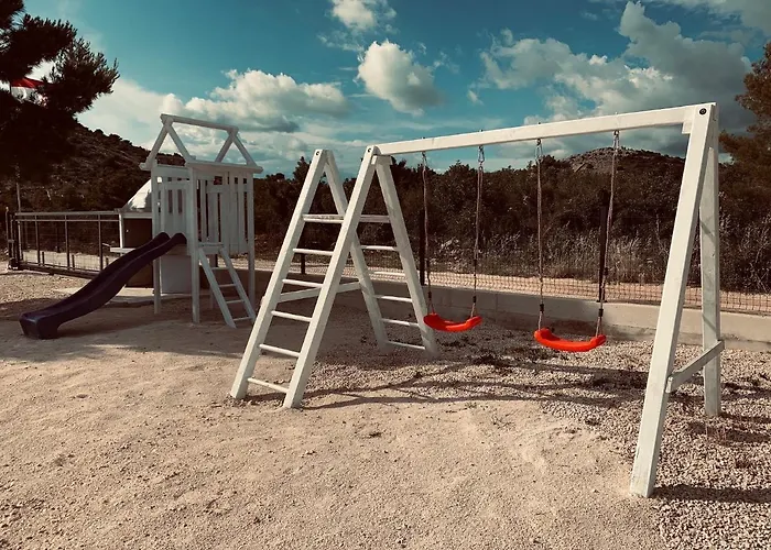 Сasa de vacaciones Modern - Buqez Camp