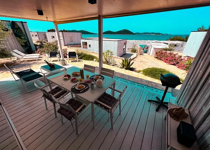 Modern - Buqez Camp Drage