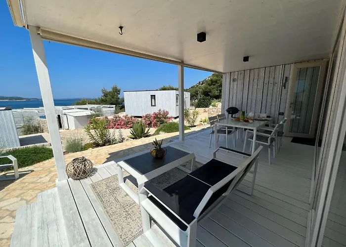 Сasa de vacaciones Modern - Buqez Camp *